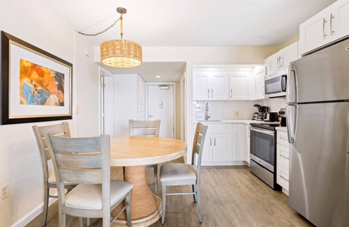 Lower Matecumbe Beach Condo | Double the Views: Florida Keys 1BR with 2 Balconies & Pool Access