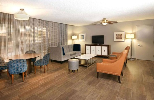 Bloomington Hotel | Doubletree by Hilton Bloomington - Minneapolis South