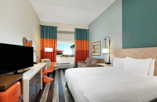 San Jacinto Hotel | DoubleTree by Hilton Hotel Galveston Beach
