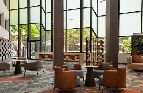 Waters Park Hotel | DoubleTree by Hilton Hotel Austin Northwest Arboretum