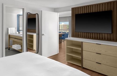 South Bend Hotel | Doubletree Hotel South Bend