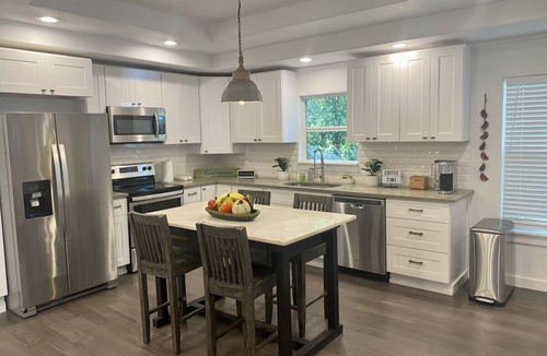 Southtown House | Downtown 3bd 2bth, walk to Riverwalk, Southtown!