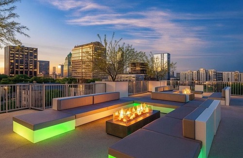 Civic District Condo | Downtown Austin Getaway - Luxury 3BR Suite w/Rooftop Pool & Views - Near 6th St