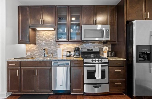 Waller Creek District Apartment | Downtown | Luxury Studio Apt. | Pool | Gym | Great Views