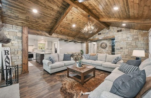 Bryan House | Dry Creek Ranch | 100-Acre Retreat