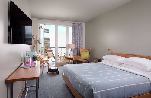 East Cesar Chavez Hotel | East Austin Hotel