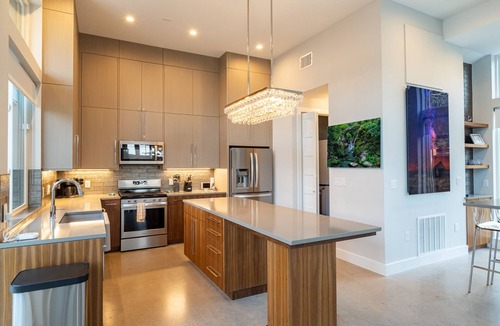 Blackshear-Prospect Hill House | East Austin Modern Luxury + Private Pool - Charlene!