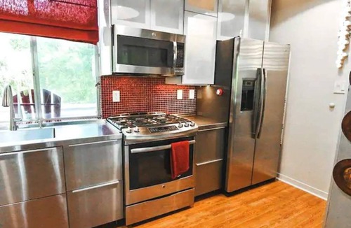 Blackshear-Prospect Hill House | Eastside Hilltop Skyline Stunner
