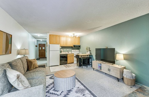Red River Apartment | Easy Red River Ski Access! Outdoor Adventure Condo