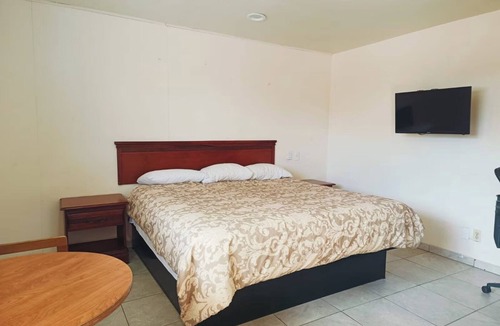 Pharr Hotel | Easygoing Pharr Escape with Free Wi-Fi, Parking, and Local Dining Nearby