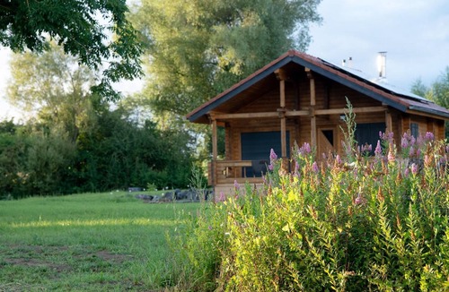 Solgne House | Eco-friendly chalet on the edge of a private pond