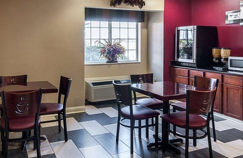 Natchitoches Hotel | Econo Lodge Inn & Suites Natchitoches