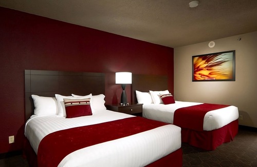 Laughlin Hotel | Edgewater Casino Resort, Sedona Pool View Queen Non Smoking Room, Free Parking!