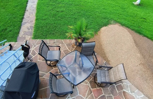 Berryville House | Edgewater Main Lakehouse 1 of 2, 5 bdrm, 2 bath on Lake Palestine with Boat Dock