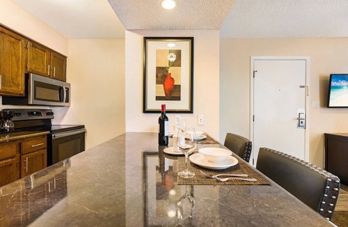 Biggs Field Hotel | El Paso Extended-Stay Suite! Outdoor Pool, Pets Welcome, Free Parking, Breakfast