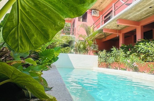 Los Tamarindos Apartment | El Secreto lgbtq+ 1 bedroom apartment in La Punta with AC