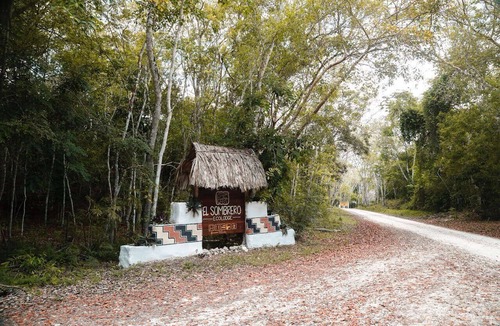 Laguna Yaxha Hotel | El Sombrero Ecolodge