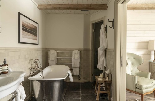 Crested Butte Hotel | Eleven Scarp Ridge Lodge