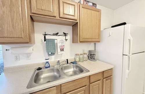 Sayles Blvd. Area House | Eleven South: One - Modern Studio Apartment