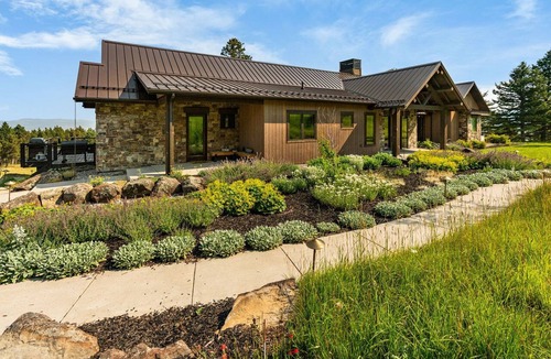 Bozeman House | Elk Haven Ranch-Gorgeous home in Bridger Canyon on 100+ acres with a hot tub