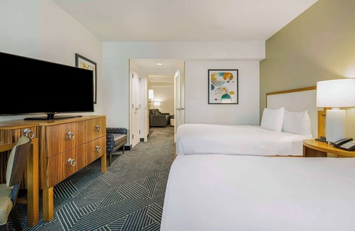Houston Convention District Hotel | Embassy Suites by Hilton Houston Downtown Convention Center