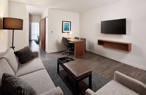 Amarillo Hotel | Embassy Suites by Hilton Amarillo Downtown