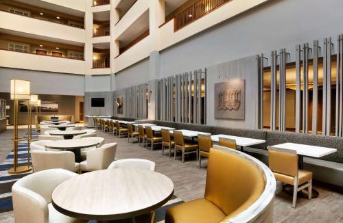 Grapevine Hotel | Embassy Suites Dallas - DFW Airport North