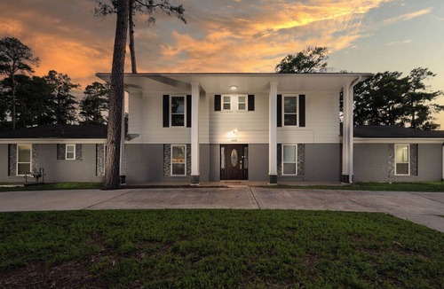 Cypress House | Empress Sunlit Villa