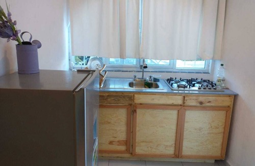 Saltillo Apartment | Encantador Minidepa, wifi, cocina, baño completo, parking, nuevo!
