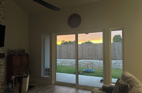 Liberty Hill House | Enchanted 4 bedroom house with high ceilings, natural light & WiFi