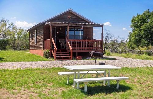 Fredericksburg Cabin | Enchanted Rockview Cabin 5 | 2 Queen beds