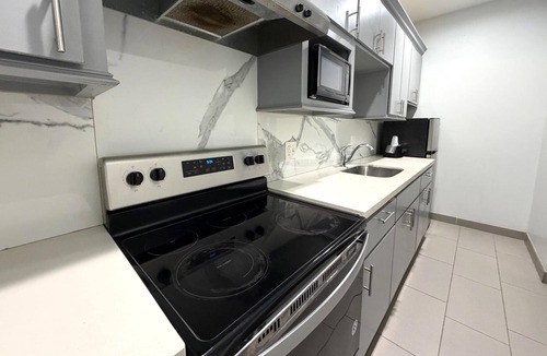 Westfield Hotel | Enjoy a Tranquil Stay Near Six Flags-3.7 miles | Free Parking, Easy I-45 Access
