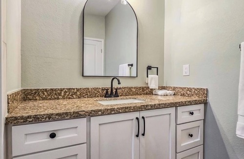 Rosita South House | Enjoyable 2-bedroom house with AC 1min from Kickapoo Lucky Eagle Casino.