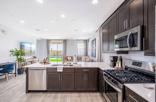 Maryvale House | Enjoyable 3 bedroom house w/Pool and Spa/Hot Tub