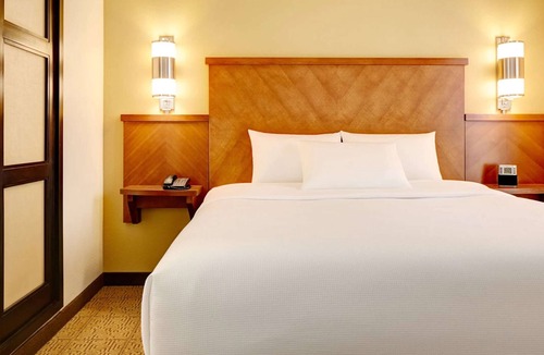 St. Johns Hotel | Enjoyable Stay in Austin! Comes w/FREE Parking, Swimming Pool, Pets Allowed!