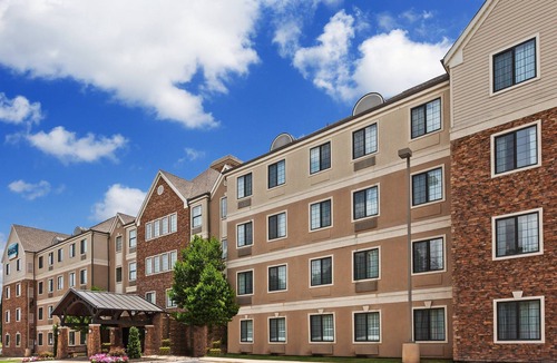 Round Rock Condo | Equipped Suite with FREE Buffet Breakfast, Gym Access + Air-Conditioning