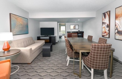 Park Central Hotel | Everything You Need For The Perfect Vacation! 2 Relaxing Units, Indoor Pool!