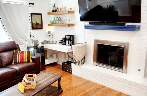 Amarillo House | EXECUTIVE HOME Near Hospitals HOT TUB GYM POOL TABLE PING PONG FIRE PIT PETs OK