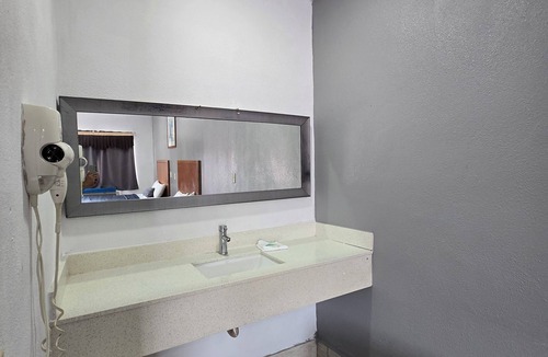 Laguna Heights Hotel | Executive Inn and Suites