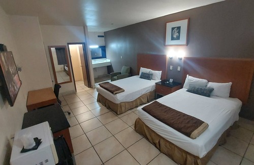 Laguna Heights Hotel | Executive Inn and Suites