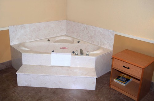 Edinburg Hotel | Executive Inn