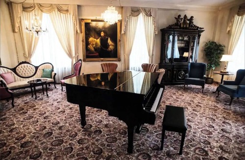 Edina Hotel | Executive Queen Room in Minneapolis Boutique Hotel
