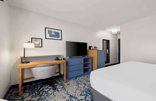 South Baton Rouge Hotel | Experience Proximity to Downtown Baton Rouge in This Quiet, Well-Located Retreat