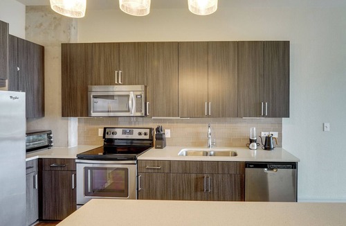 West End Apartment | Explore Dtwn Austin! Luxe High-Rise Escape w/Pool