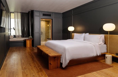 Fredericksburg Hotel | Explore Hill Country's Beauty from This Cozy Room | Close to Main Street