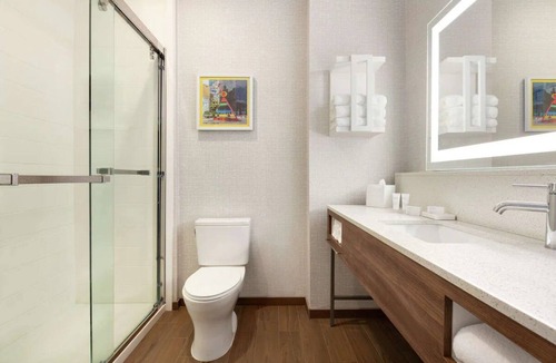 Houston Hotel | Explore Houston from 1 Bedroom Suite Near Mercer Botanic Gardens - 4.3 mi