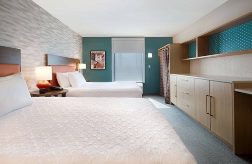 University Hotel | Explore Waco with Ease – Stay with Kitchen & Parking, Walk to Magnolia Market &