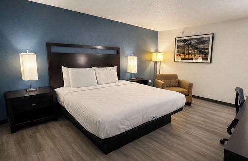 Greenville Hotel | Express Inn & Suites