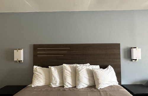 Hartselle Hotel | Express Inn & Suites