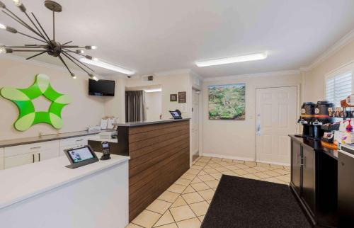 Park Central Hotel | Extended Stay America Suites - Dallas - Coit Road